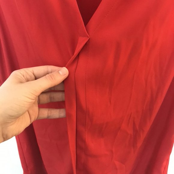 **SOLD ELSEWHERE: red sleeveless blouse (S) - Picture 8 of 9
